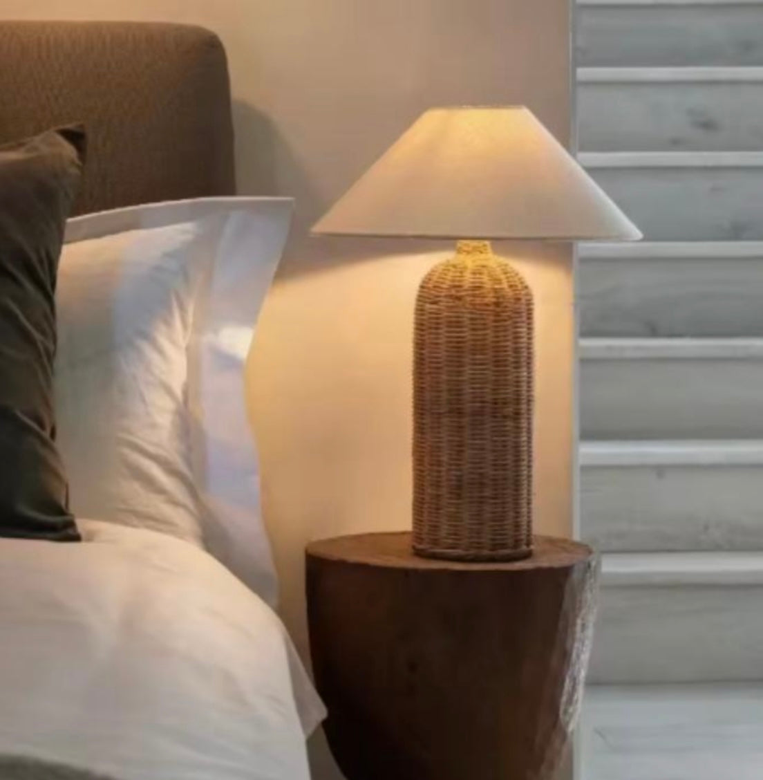 MODEL ALTO Bordslampa